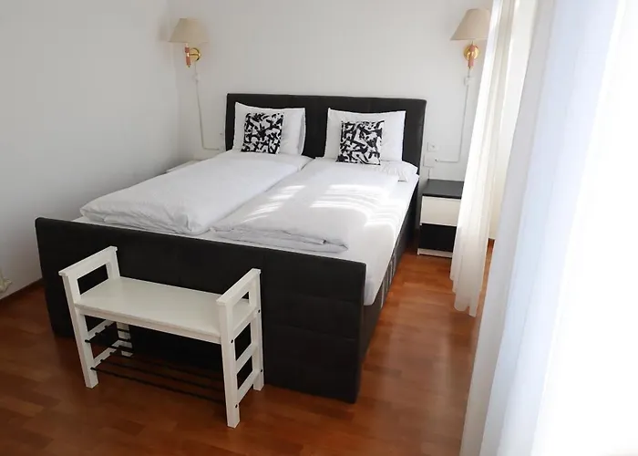 Hotel Corona 호텔 로카르노